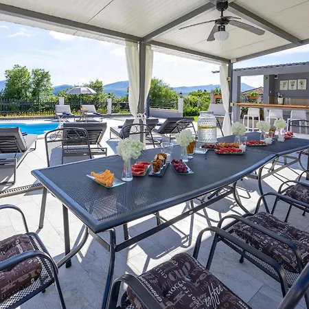 Amazing In With Heated Swimming Pool Σπίτι διακοπών *