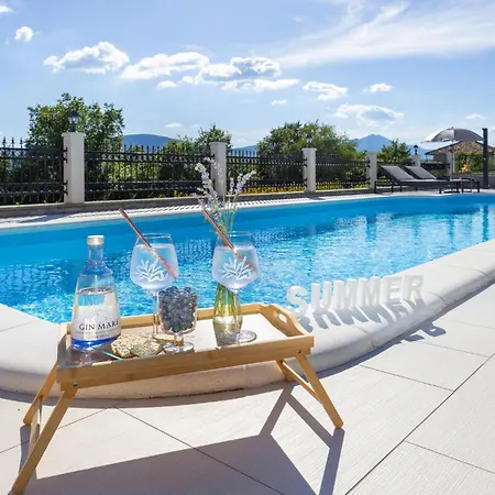 Amazing In With Heated Swimming Pool * Sinj